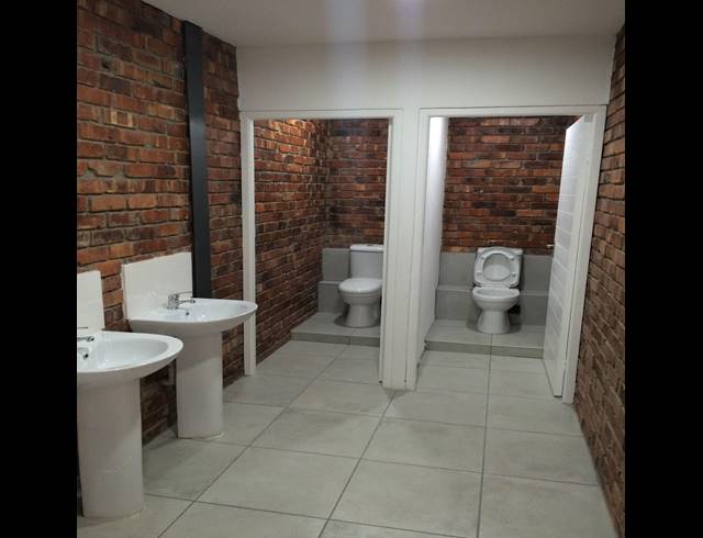 490M² OFFICE TO LET IN WOODSTOCK
